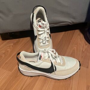 Nike waffle debut sand drift black phantom white womens size 7.5